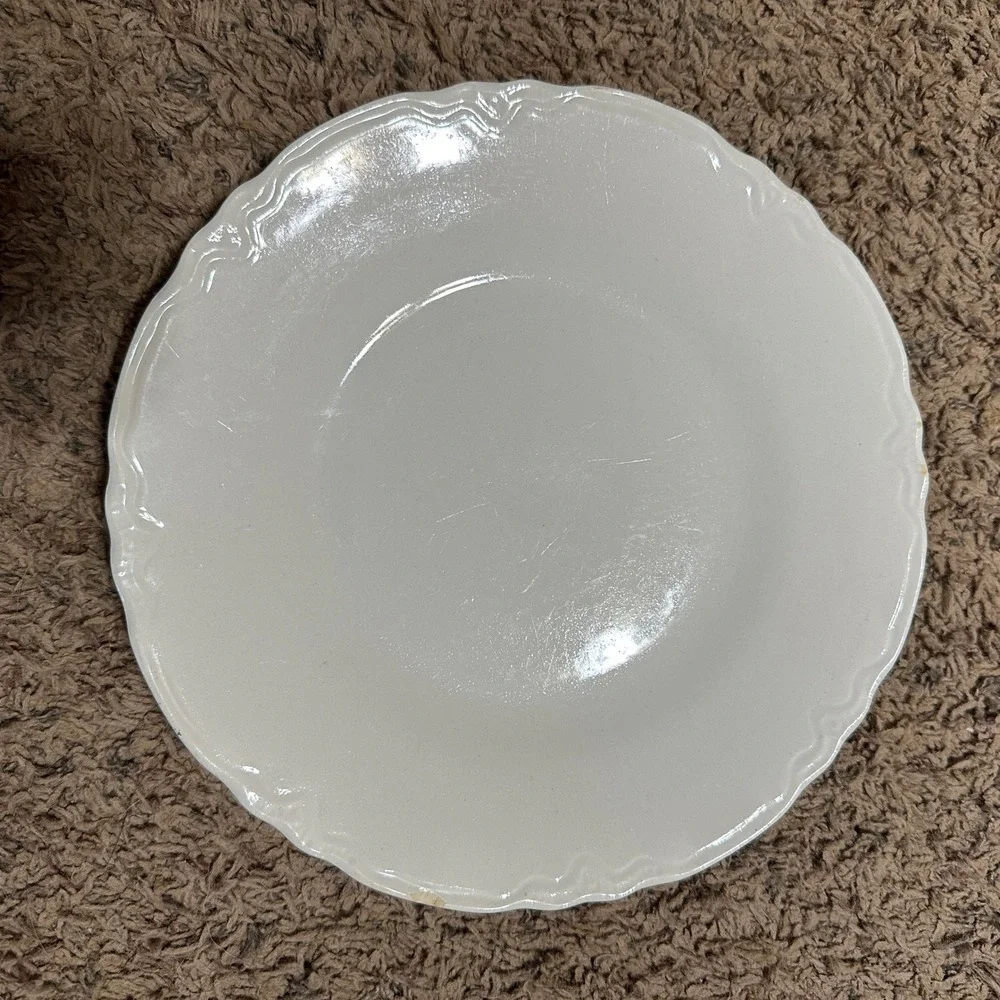 Vintage White SCIO Scalloped Edge Dinner Plate Embossed Scroll Farmhouse 9